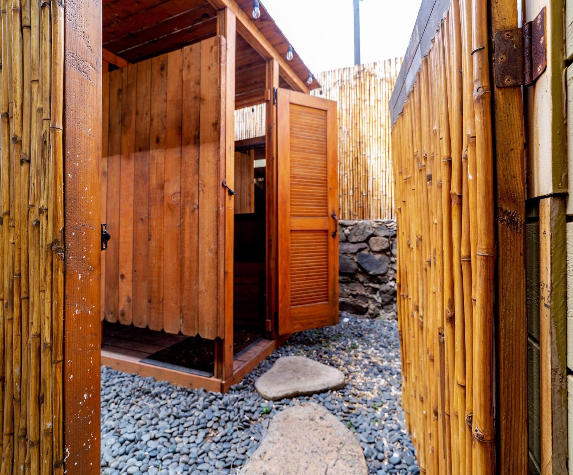 Bamboo Suite, 1 Bedroom, Sleeps 4, Pool & Bbq, Pre-Renovation Summer Sale Kihei Esterno foto